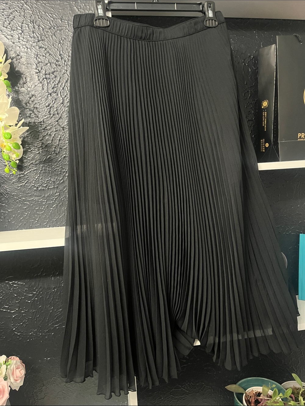 Abercrombie & Fitch Black Pleated Midi Skirt L